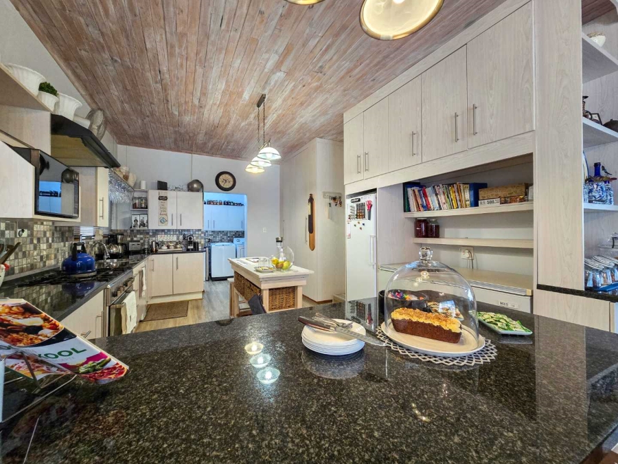 4 Bedroom Property for Sale in Stilbaai Wes Western Cape